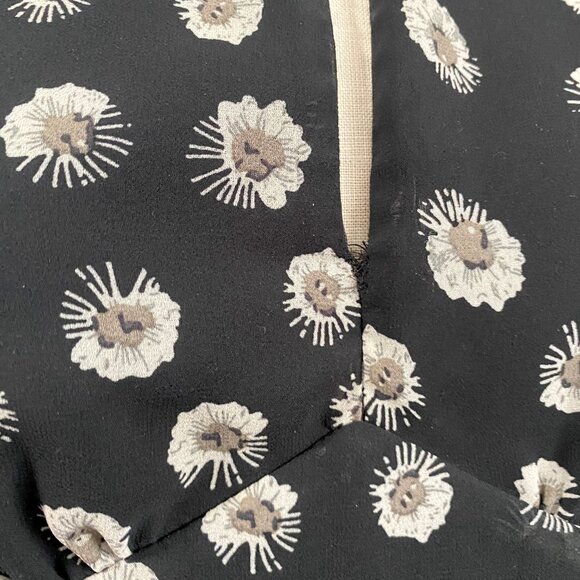 Forever 21 Daisy 60s Romper - Picture 5 of 5